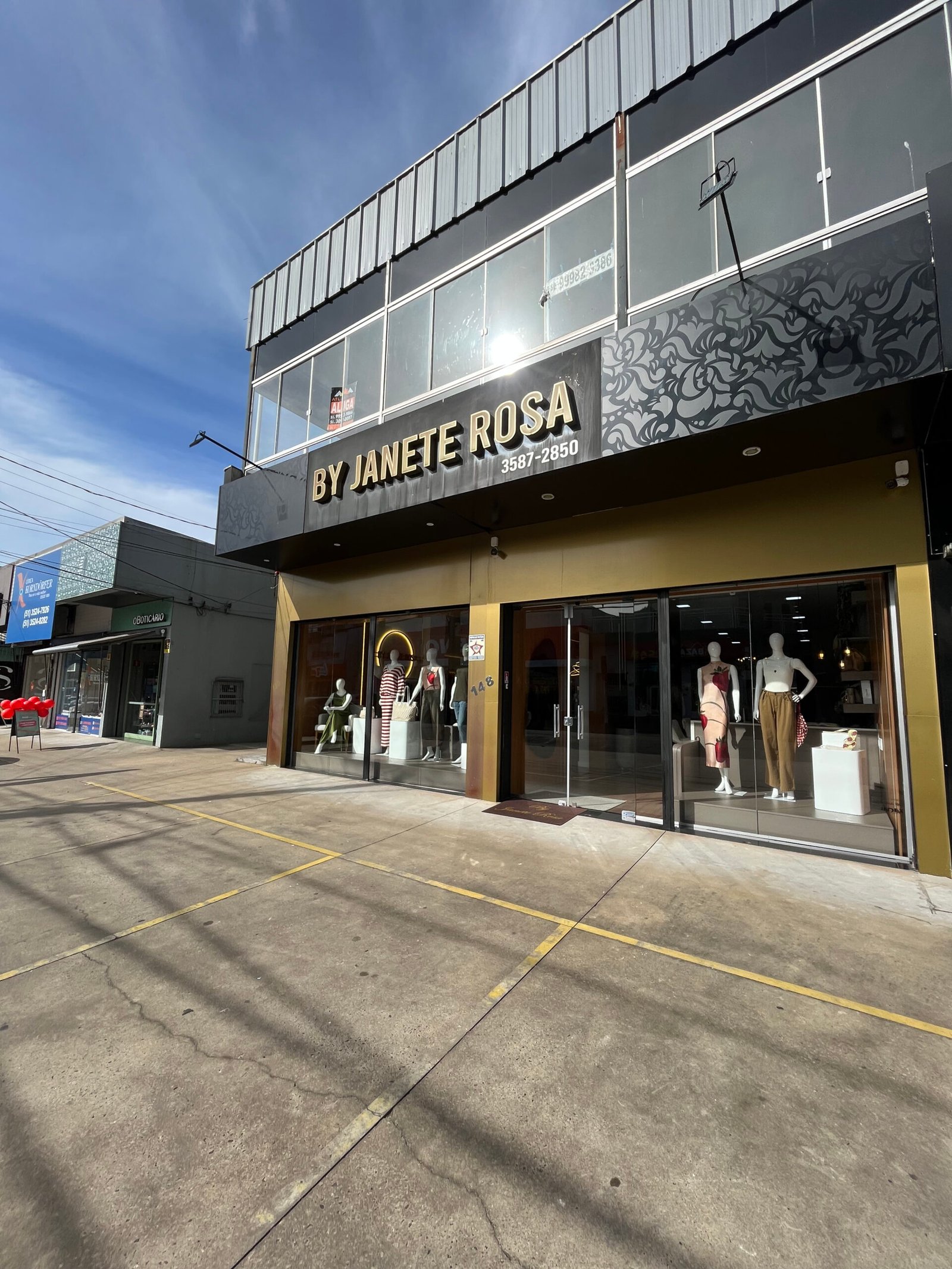 Fachada da boutique By Janete Rosa em Novo Hamburgo
